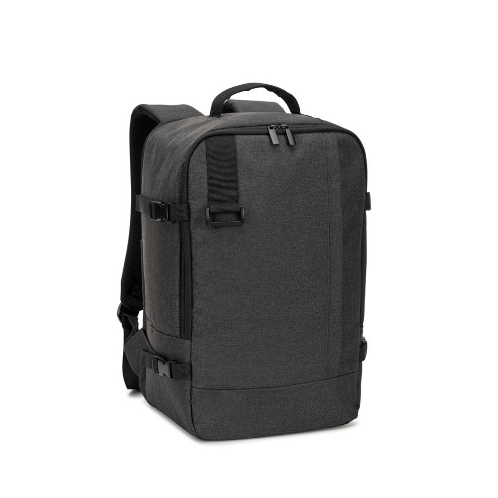 CIES. Mochila desenvolvida para cumprir as dimensões exigidas pelas companhias aéreas em poliéster reciclado 600D de alta densidade com acabamento repelente à água 20 L